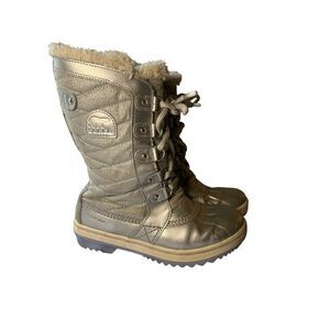 Sorel-Disney, Frozen-Silver Leather Upper Rubber sole, Snowboots BigKids Size 4.